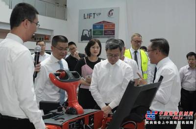 科技驅動，智造未來 廈門市長莊稼漢調研林德軟件研發，擘畫高質量發展新藍圖